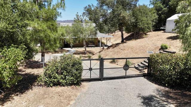 Image 3 of 55 For 1541 Santa Margarita Drive