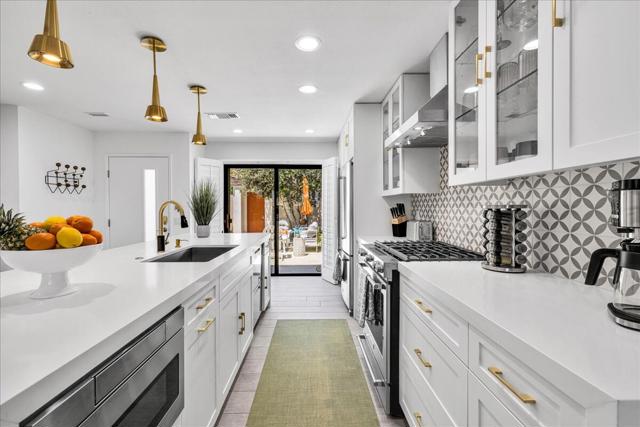 55334 Riviera, La Quinta CA: https://media.crmls.org/mediaz/577a028f-3495-43c2-a82a-7f13594c2775.jpg