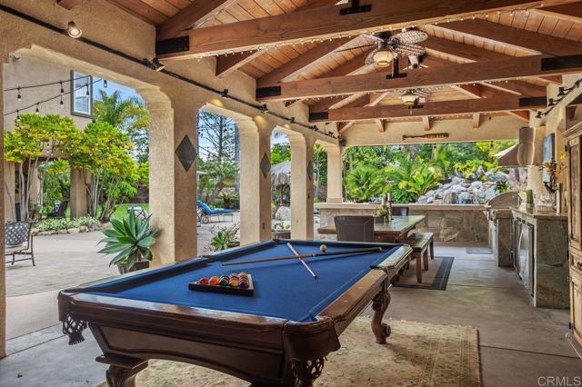 648 California Oak Drive, Vista CA: https://media.crmls.org/mediaz/577a7acb-793f-4d86-8ed2-9ee4f7f39e4a.jpg