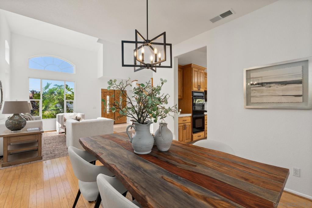 MLS #250034584SD img 8