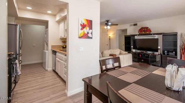 Detail Gallery Image 2 of 59 For 424 Oak St #139,  Glendale,  CA 91204 - 2 Beds | 2 Baths