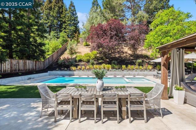 97 Woodranch Cir, Danville CA: https://media.crmls.org/mediaz/577cfa12-e772-4d96-9c2a-6f3ac7e76706.jpg