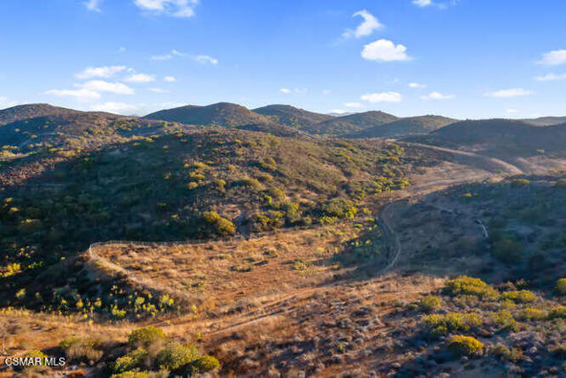 5519 Via Olas, Newbury Park CA: https://media.crmls.org/mediaz/577d471f-20ab-4270-acc1-920ae9b3f483.jpg