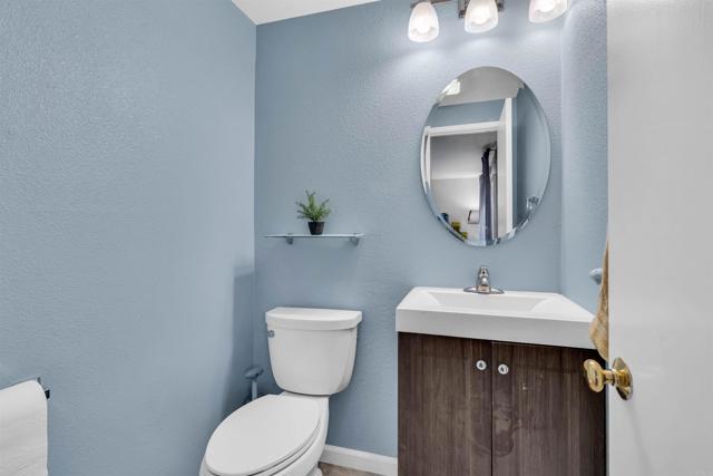 Detail Gallery Image 12 of 23 For 7751 Starling Dr, San Diego,  CA 92123 - 2 Beds | 2/1 Baths