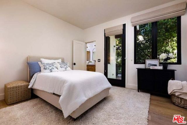 2nd bedroom - door to garden