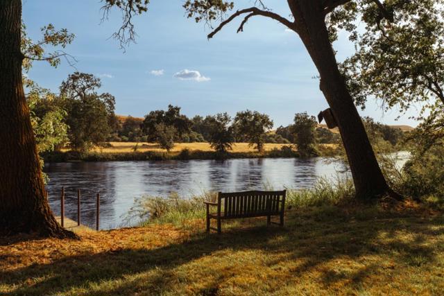 7555 Merced Falls Road, Snelling CA: https://media.crmls.org/mediaz/577db1a2-d136-4e0a-80f8-b26b74cfab01.jpg