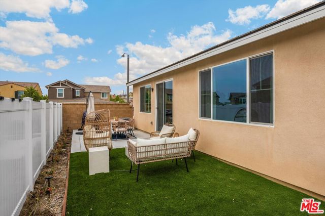 519 Tucker Avenue, Rialto CA: https://media.crmls.org/mediaz/577e6d4b-ceca-4c71-ab2e-881c5f05fe60.jpg