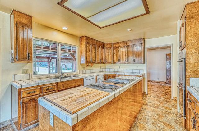 1051 San Miguel Cyn Road, Royal Oaks CA: https://media.crmls.org/mediaz/577f12c5-1185-44a3-95cf-301020f899bf.jpg
