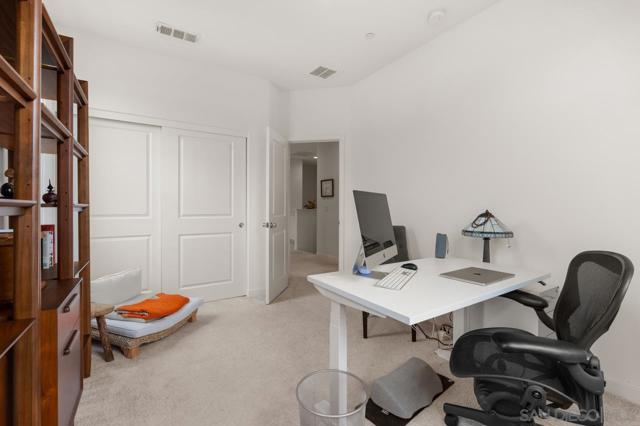 4170 Sitio Cielo, Oceanside CA: https://media.crmls.org/mediaz/577f3627-9692-4907-94fa-83f2341c7b84.jpg