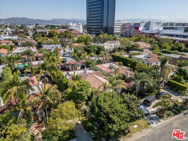 6119 Del Valle Drive, Los Angeles CA: https://media.crmls.org/mediaz/577f7711-2f13-4de1-838e-181847fb565f.jpg