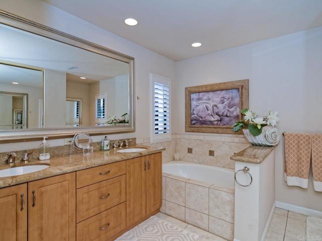 Detail Gallery Image 17 of 25 For 3885 Fallon Cir, San Diego,  CA 92130 - 3 Beds | 2/1 Baths