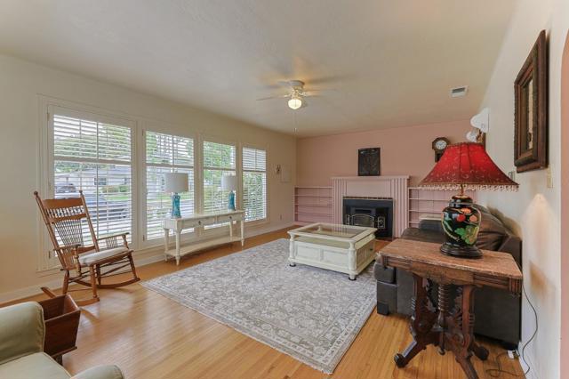 40 San Pedro Street, Salinas CA: https://media.crmls.org/mediaz/577fd142-73c0-47dc-b6f3-612ce01c86d9.jpg