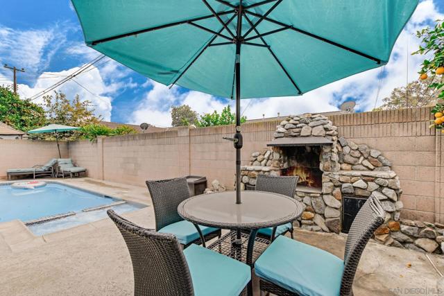11518 205th St, Lakewood CA: https://media.crmls.org/mediaz/577ffb1f-e577-4ed0-a773-9c0252869847.jpg