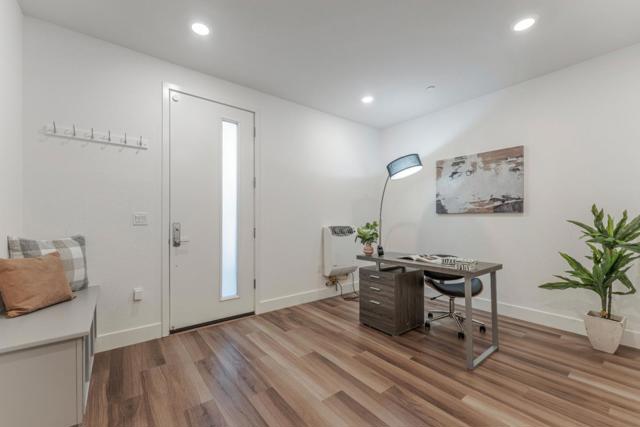 Image 26 of 34 For 975 41st Street 135