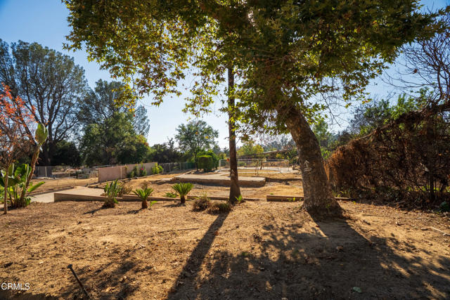 1962 E Loma Alta Drive, Altadena CA: https://media.crmls.org/mediaz/5780ca39-cef1-4eb2-946a-bfde5de9f3c0.jpg