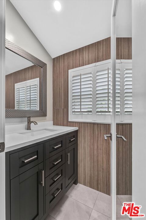 13964 La Maida Street, Sherman Oaks CA: https://media.crmls.org/mediaz/5780db48-3d77-476a-9b74-c5d571033b83.jpg