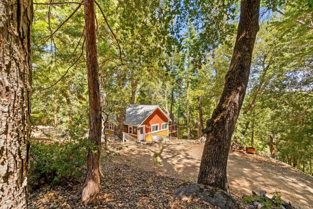 33556 Fern Trail, Palomar Mountain CA: https://media.crmls.org/mediaz/5780db8b-75bd-4d09-ba14-098d8cc61f7a.jpg
