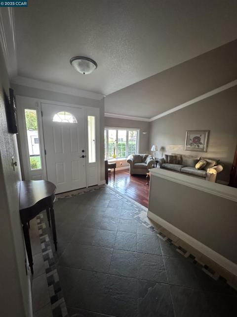 898 Luxury Dr, Concord CA: https://media.crmls.org/mediaz/5781bbb6-baaf-4018-9b74-0b106080797b.jpg