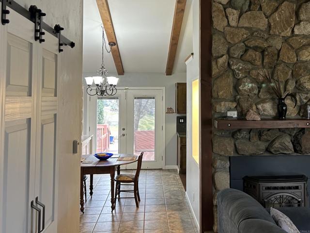 Detail Gallery Image 9 of 36 For 18461 Santa Anita St, Tehachapi,  CA 93561 - 3 Beds | 2 Baths