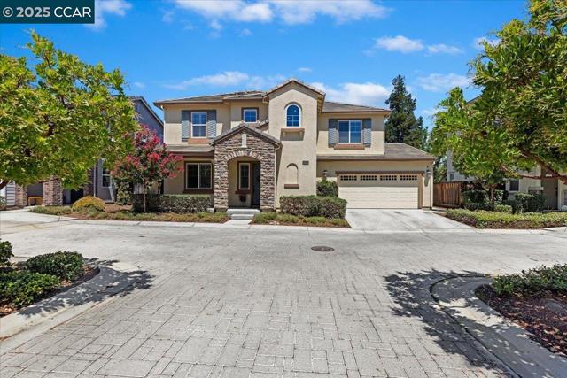 2097 Salice Way, Brentwood CA: https://media.crmls.org/mediaz/5781e8aa-ff79-48b9-86ce-d9936d598a89.jpg
