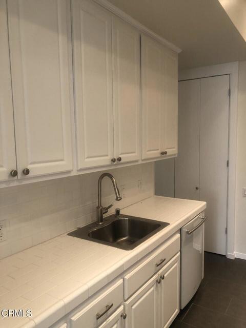 Detail Gallery Image 8 of 23 For 700 S Lake Ave #135,  Pasadena,  CA 91106 - 3 Beds | 2/1 Baths
