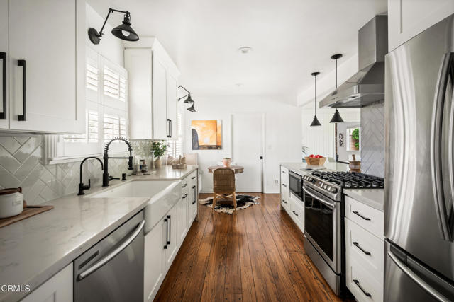 Detail Gallery Image 19 of 45 For 1640 N Altadena Dr, Pasadena,  CA 91107 - 3 Beds | 2 Baths