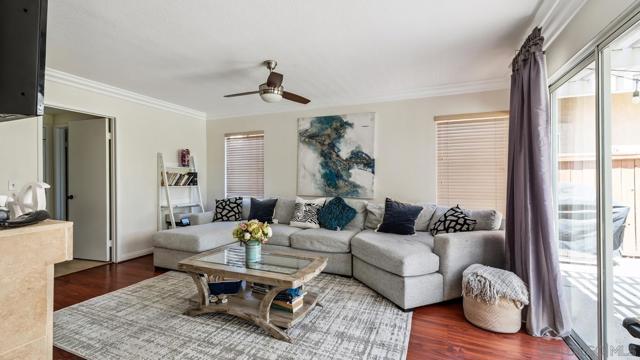 27468 Rosebay Ct, Temecula CA: https://media.crmls.org/mediaz/57826190-8627-47dd-b4b2-07e038452a59.jpg