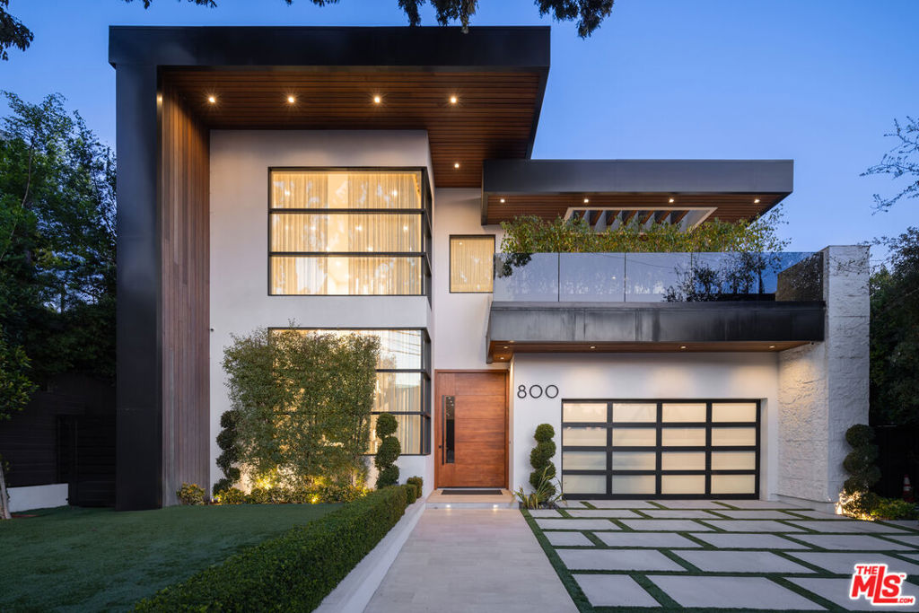 800 N Tigertail Road