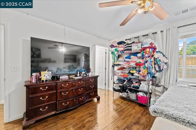 4825 San Pablo Dam Rd, El Sobrante CA: https://media.crmls.org/mediaz/5783169e-6574-4bf0-98c2-f8072d4a121f.jpg