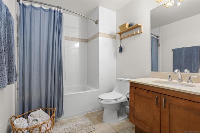 475 Redwood, San Diego CA: https://media.crmls.org/mediaz/57836a33-d031-4aea-bf18-c1e1d377b1ba.jpg