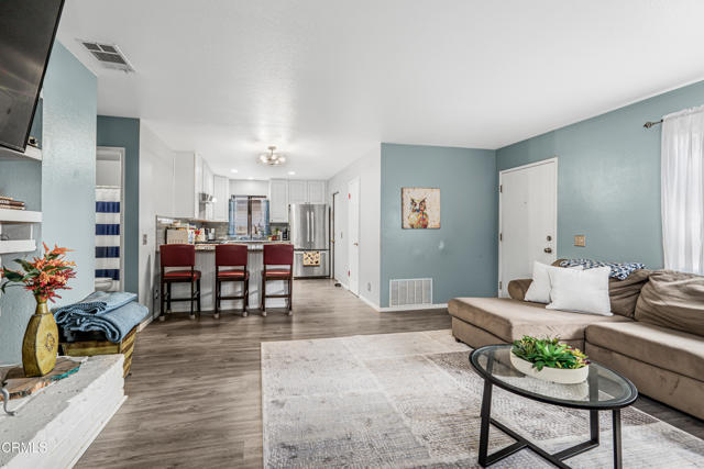 Detail Gallery Image 5 of 38 For 232 Prospect St, Oak View,  CA 93022 - 3 Beds | 2 Baths