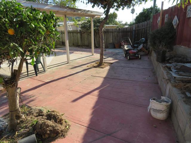 4021 Cherry Blossom Street, National City CA: https://media.crmls.org/mediaz/5783f477-0beb-43a7-9814-e38248c5c98e.jpg