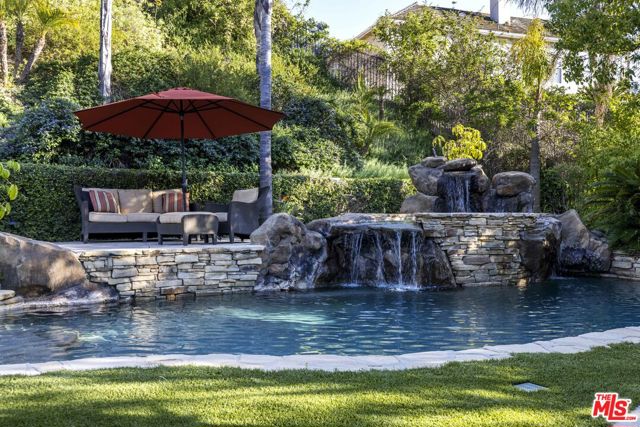 3432 Daniella Court, Calabasas CA: https://media.crmls.org/mediaz/57858017-0b5c-4fde-b23b-3bc550f845b9.jpg