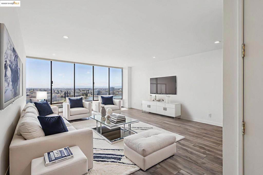 565 Bellevue Ave #1708