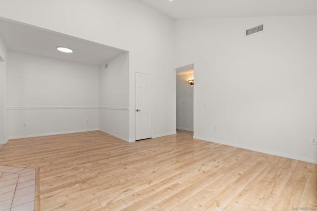 10885 Scripps Ranch Blvd, San Diego CA: https://media.crmls.org/mediaz/57875e30-7346-47dd-9a58-adb827713b0b.jpg