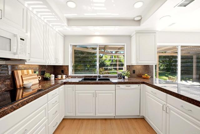 Detail Gallery Image 18 of 32 For 1265 Santa Luisa Dr, Solana Beach,  CA 92075 - 4 Beds | 2/1 Baths