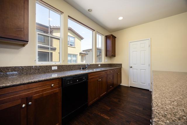 1110 Calabria St, Santee CA: https://media.crmls.org/mediaz/5787d603-4306-4aa0-ae4c-b45922d13e4c.jpg