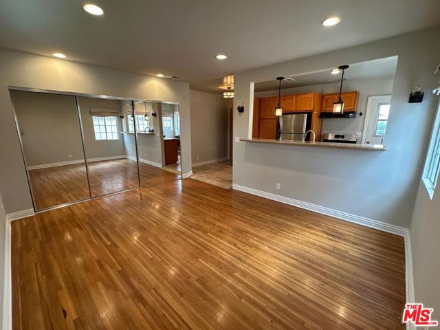 5656 Airdrome Street, Los Angeles CA: https://media.crmls.org/mediaz/578827b8-f9be-4779-aab6-dae9a9bba41e.jpg