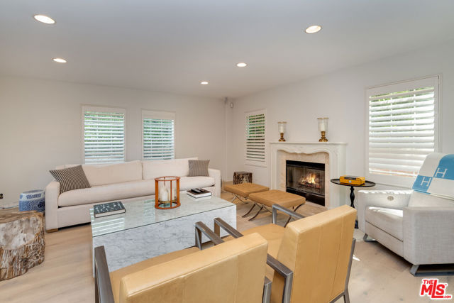 1344 Belfast Drive, Los Angeles CA: https://media.crmls.org/mediaz/57897d6c-bb5d-40ee-a976-421ef397c681.jpg
