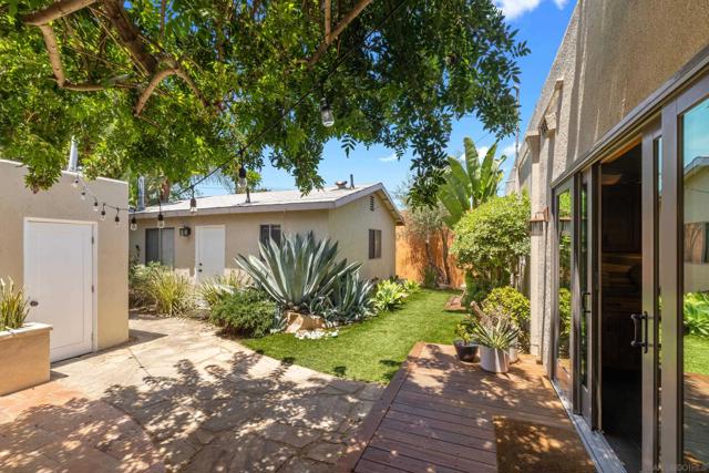 4826 Biona Dr, San Diego CA: https://media.crmls.org/mediaz/578a214f-1e71-4406-b8a9-31c200fc5f6c.jpg