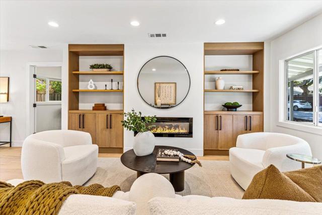 15640 Gardenia Way, Los Gatos CA: https://media.crmls.org/mediaz/578a42a2-1123-4d93-8049-20566382ed9f.jpg
