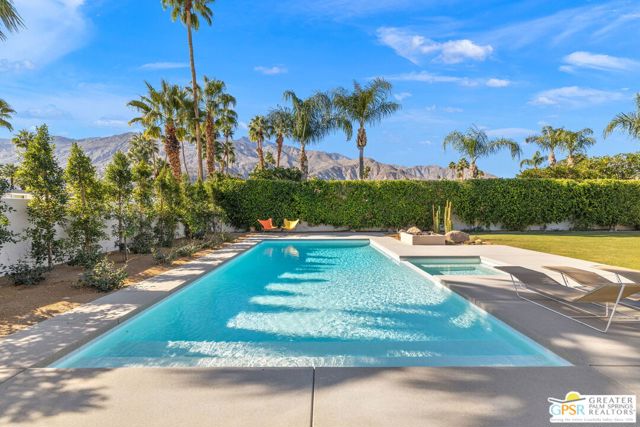 695 N Camino Real, Palm Springs CA: https://media.crmls.org/mediaz/578a63a2-315f-44dd-b0d1-c038ea047756.jpg
