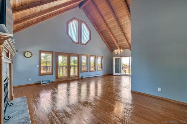 2511 Via Rancheros, Fallbrook CA: https://media.crmls.org/mediaz/578a6e29-6d64-4517-b625-d1d885f4875b.jpg