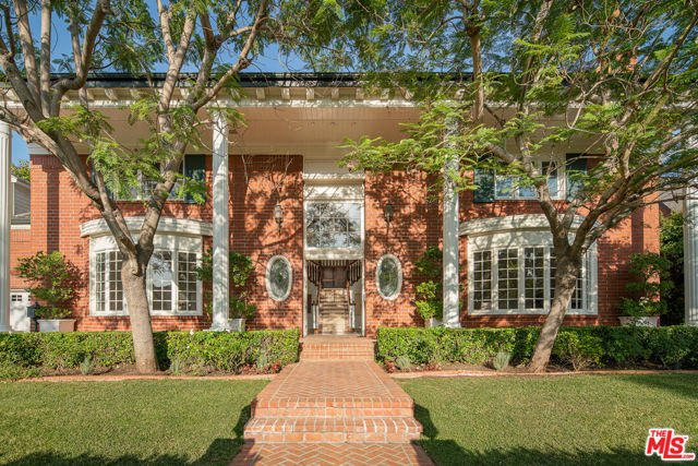 150 June Street, Los Angeles, California 90004, 6 Bedrooms Bedrooms, ,6 BathroomsBathrooms,Single Family Residence,For Sale,June,24419167