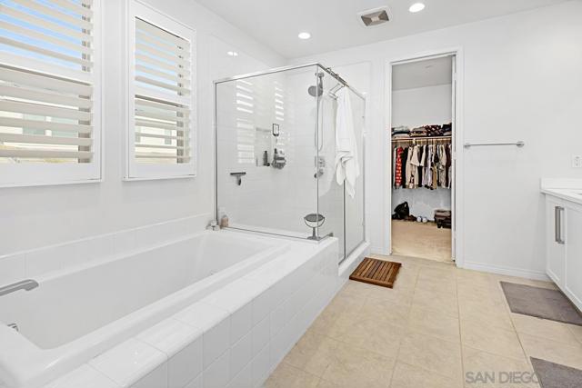 1091 Camino Cantera S, Chula Vista CA: https://media.crmls.org/mediaz/578b012d-0369-4c71-bb02-036f74e25f90.jpg