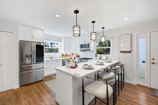 3755 Bay Road, Menlo Park CA: https://media.crmls.org/mediaz/578c3a98-fde5-44be-96b6-2099d608b815.jpg