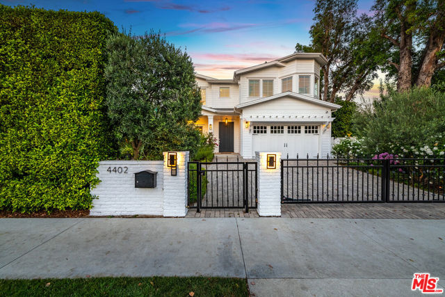 4402 Ledge Avenue, Toluca Lake CA: https://media.crmls.org/mediaz/578c63d8-236a-4244-a642-fd698355ddbf.jpg