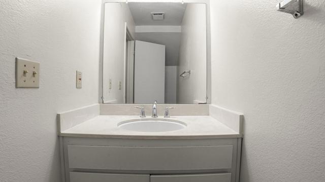 622 N Ahwanee Terrace, Sunnyvale CA: https://media.crmls.org/mediaz/578c79f3-11f6-4a42-8a22-a814068a97e3.jpg