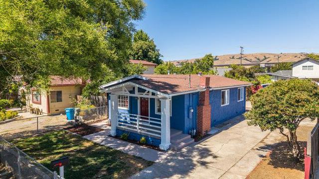 33854 14th Street, Union City CA: https://media.crmls.org/mediaz/578d1cd4-2bbc-4365-8f6a-caee1392ad0b.jpg