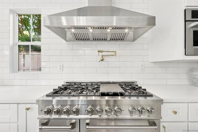 6911 Goldstone Rd, Carlsbad CA: https://media.crmls.org/mediaz/578dedbe-27c5-48ad-9d87-1c84fe409d86.jpg